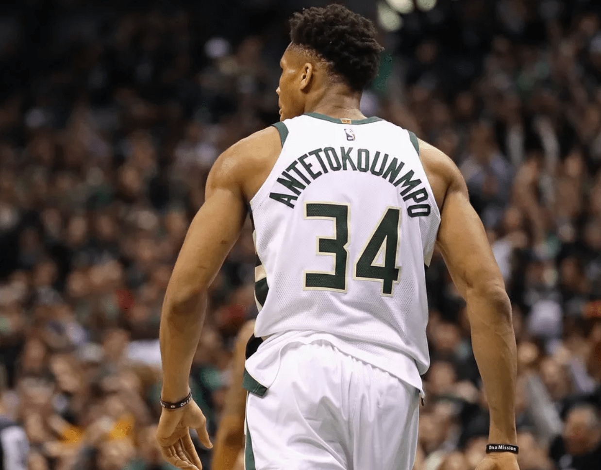 体图：加盟多特之前，施洛特贝克曾与萨利在后者家中会面（体图：签约多特前，施洛特贝克曾在萨利家中会谈）