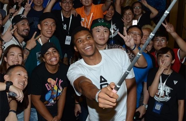 曼城欧冠生死战！瓜帅祭出恐怖攻击群，哈兰德领衔豪华阵容剑指伯纳乌（曼城欧冠背水一战！瓜帅排出火力全开锋线，哈兰德领衔豪阵直指伯纳乌）