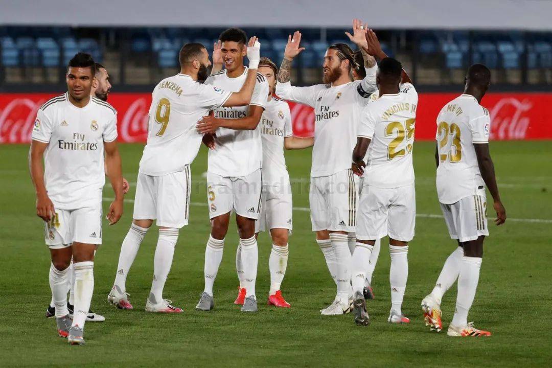 格罗索：停止与2006年国家队比较，年轻球员要重建意大利足球（格罗索：别再拿2006年国家队作比较，年轻一代应重建意大利足球）