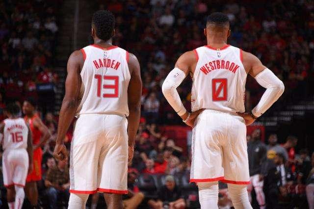 U16男足全胜晋级U17亚洲杯，中国足球队官方发布海报庆祝（U16男足全胜挺进U17亚洲杯，中国足球队官微发布海报致贺）