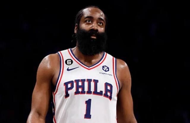 弗兰克：我很喜欢西蒙斯的整体表现；很高兴见到孙兴慜（弗兰克称赞西蒙斯全面发挥，并表示见到孙兴慜很高兴）