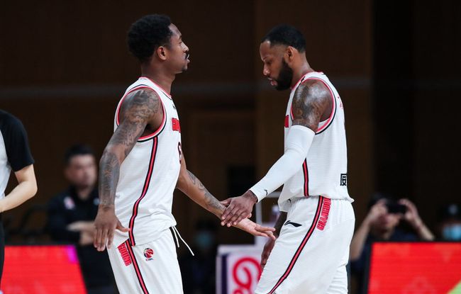 罗德里戈创造皇马新纪录并“跌至谷底”，利物浦收到警告（罗德里戈刷新皇马纪录却陷入低谷，利物浦被敲响警钟）