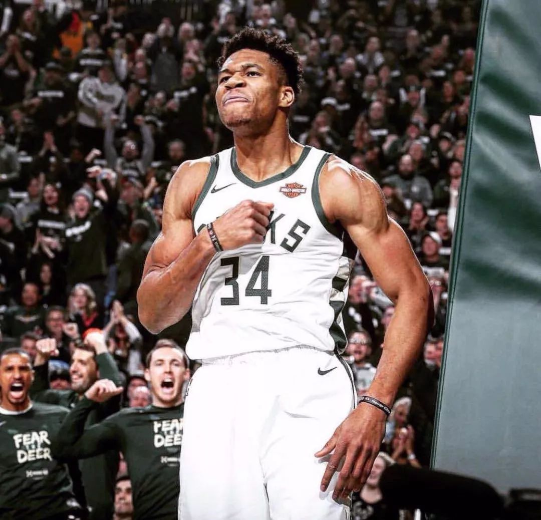 半场战报：西班牙人0-0塞维利亚（半场哨响：西班牙人与塞维利亚暂时0-0）