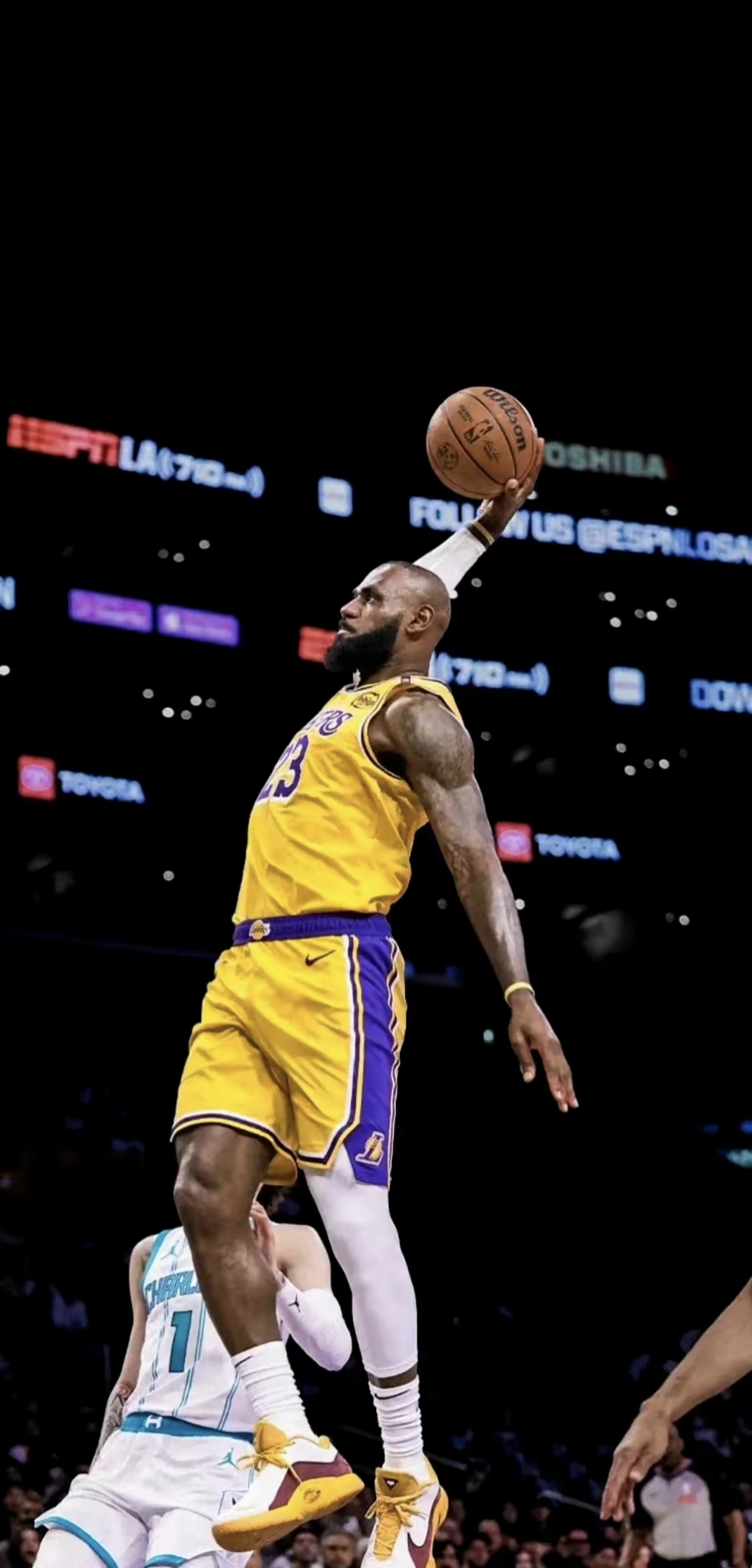 意天空：劳塔罗已返回米兰，即将归队参加训练备战米兰德比（意媒：劳塔罗已回米兰，近期将与球队合练迎战米兰德比）